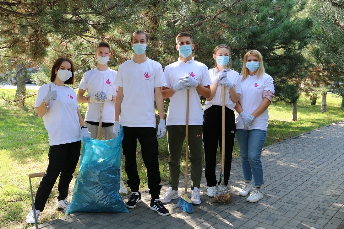 Студенты филиала РГСУ в г. Анапе приняли участие в акции "Осень добрых дел"